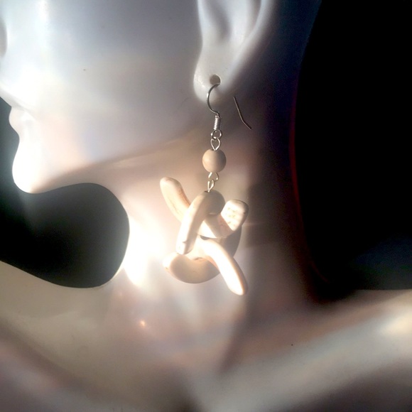 New beautiful artwork White Howlite Bracelet Set - Picture 7 of 11